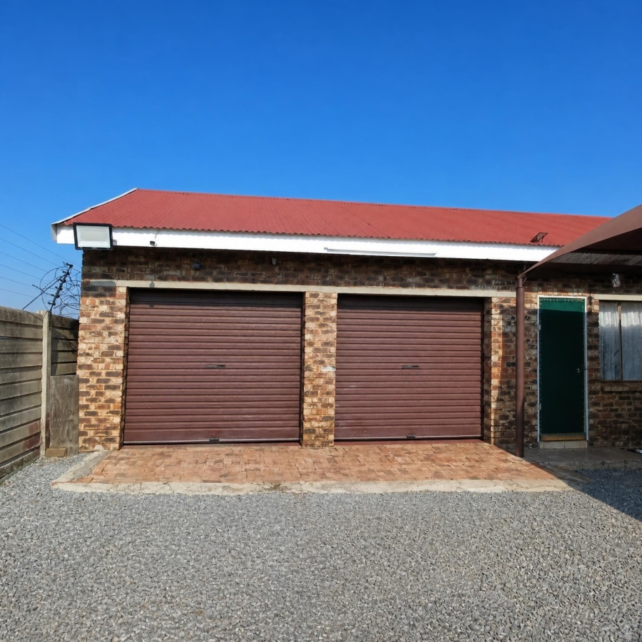 3 Bedroom Property for Sale in Van Der Westhuizen Gauteng