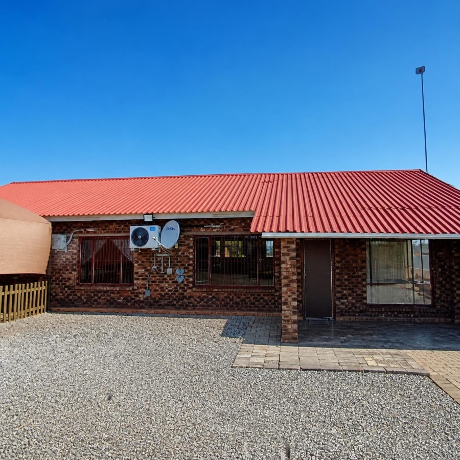 3 Bedroom Property for Sale in Van Der Westhuizen Gauteng