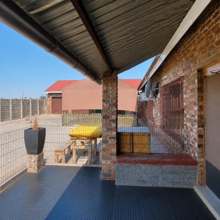 3 Bedroom Property for Sale in Van Der Westhuizen Gauteng