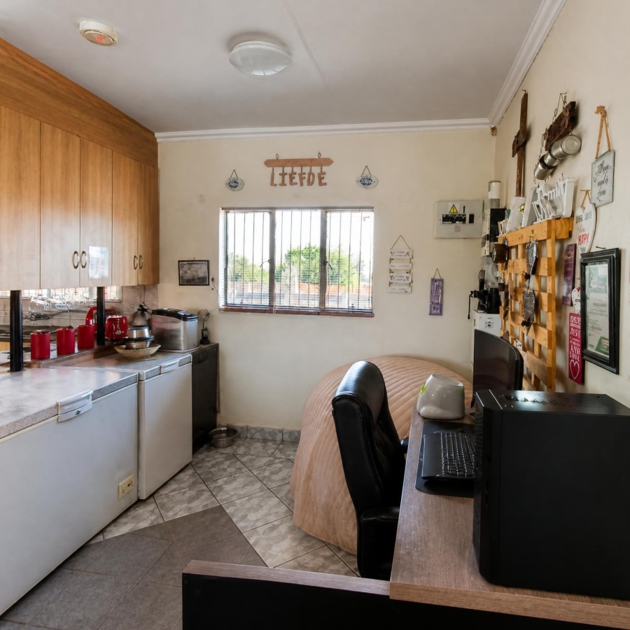 3 Bedroom Property for Sale in Van Der Westhuizen Gauteng