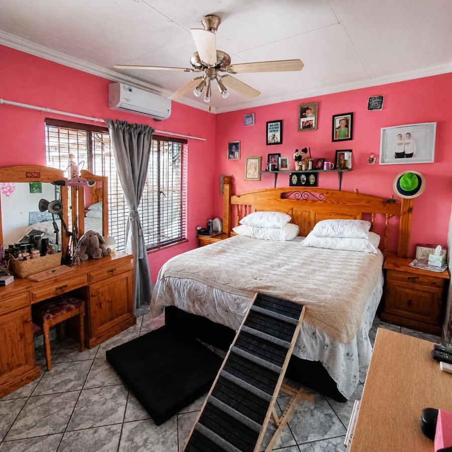 3 Bedroom Property for Sale in Van Der Westhuizen Gauteng