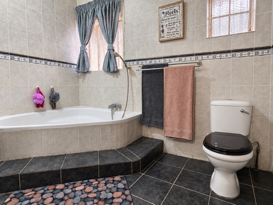 3 Bedroom Property for Sale in Three Rivers Gauteng