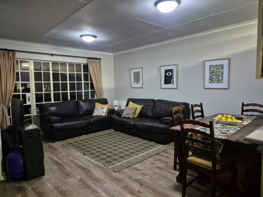 2 Bedroom Property for Sale in Faerie Glen Gauteng
