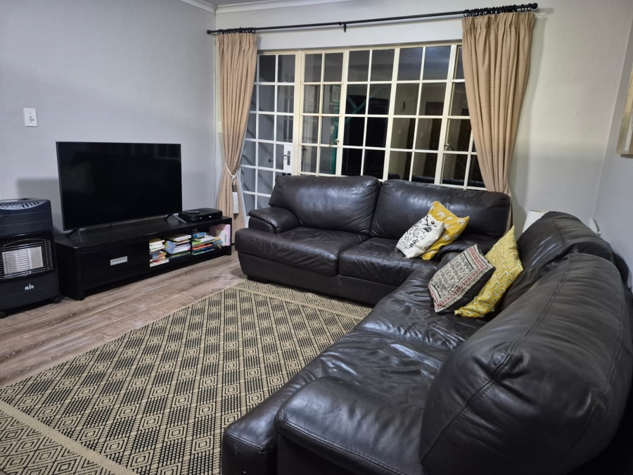2 Bedroom Property for Sale in Faerie Glen Gauteng