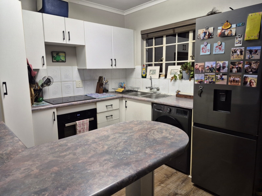 2 Bedroom Property for Sale in Faerie Glen Gauteng