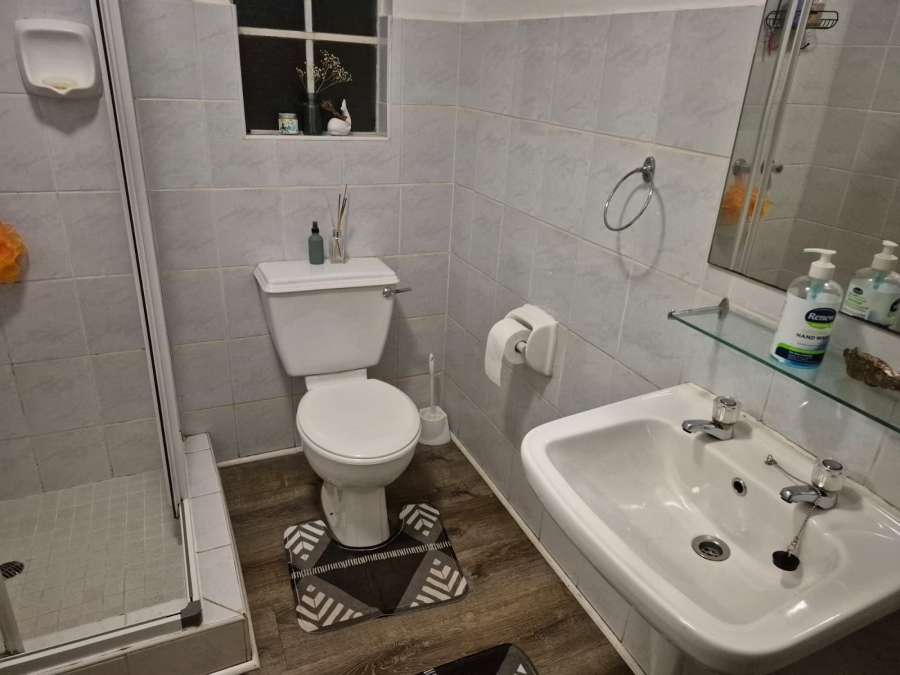 2 Bedroom Property for Sale in Faerie Glen Gauteng