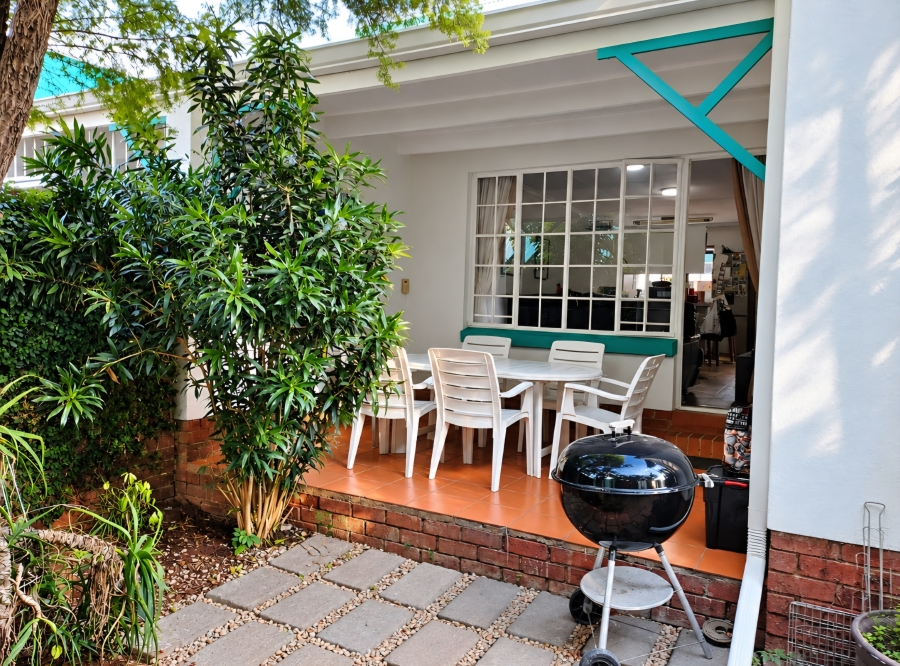 2 Bedroom Property for Sale in Faerie Glen Gauteng