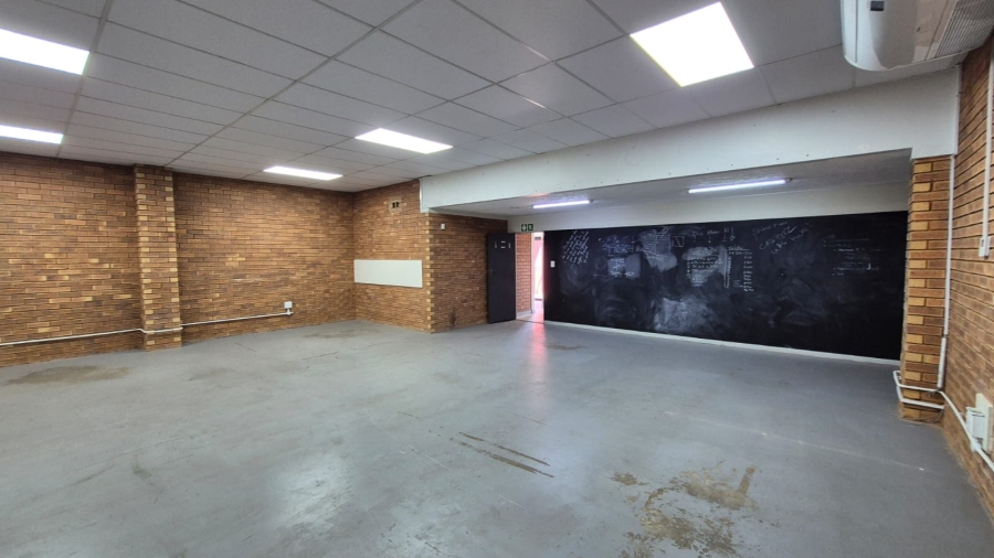 To Let Commercial Property for Rent in Hennopspark Gauteng
