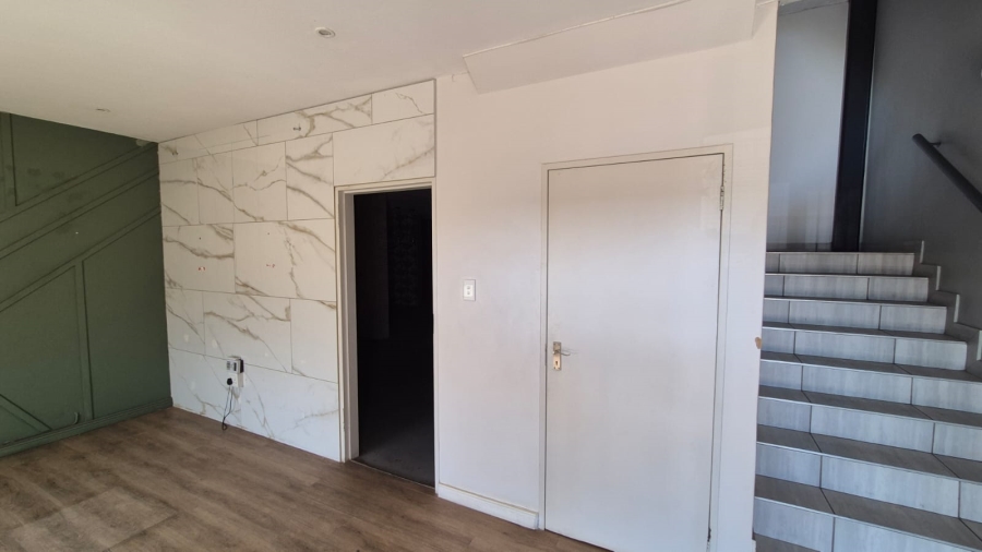 To Let Commercial Property for Rent in Hennopspark Gauteng