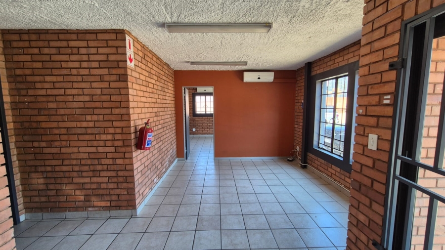 To Let Commercial Property for Rent in Hennopspark Gauteng