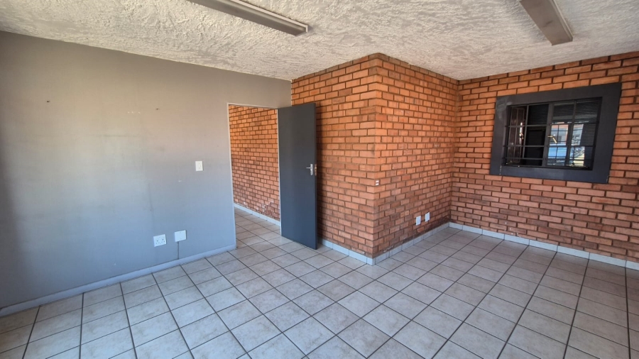To Let Commercial Property for Rent in Hennopspark Gauteng