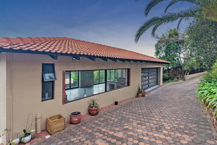 4 Bedroom Property for Sale in Roodekrans Gauteng