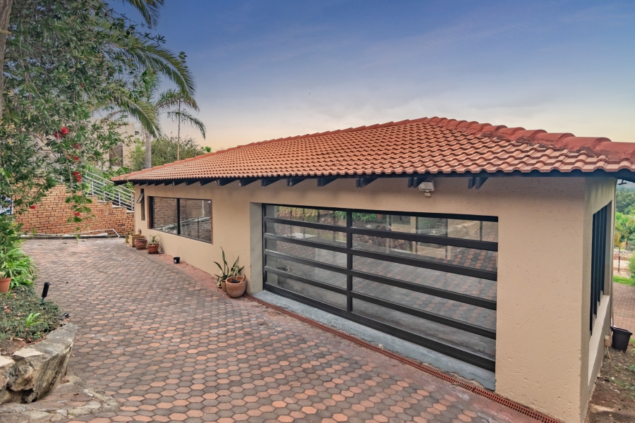 4 Bedroom Property for Sale in Roodekrans Gauteng
