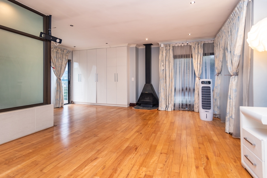 4 Bedroom Property for Sale in Roodekrans Gauteng
