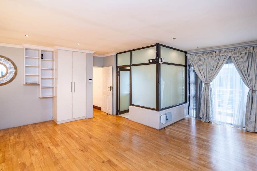 4 Bedroom Property for Sale in Roodekrans Gauteng