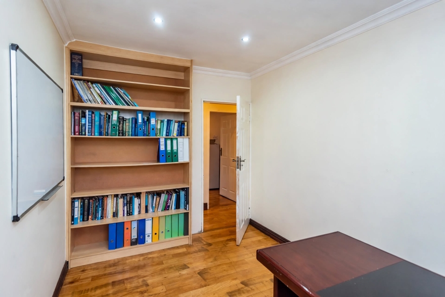 4 Bedroom Property for Sale in Roodekrans Gauteng