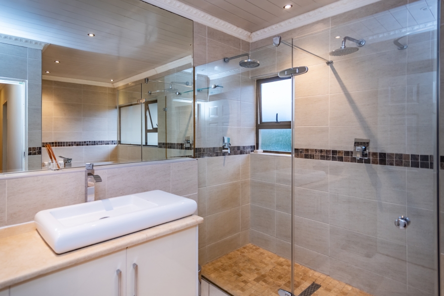 4 Bedroom Property for Sale in Roodekrans Gauteng