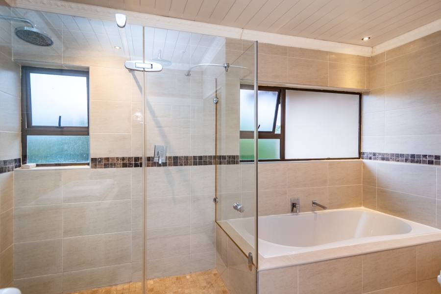 4 Bedroom Property for Sale in Roodekrans Gauteng