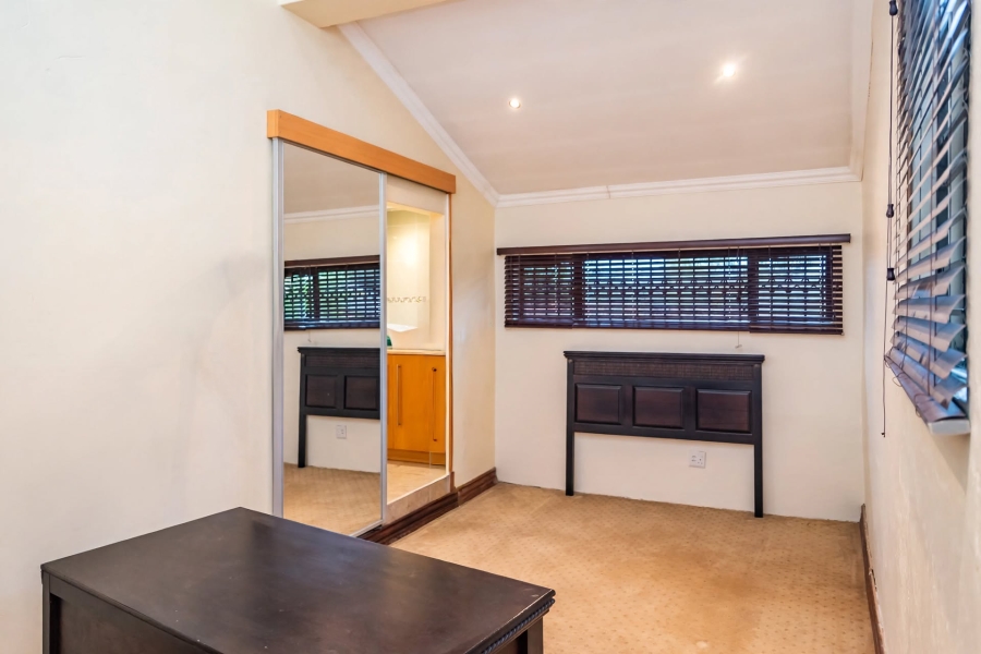 4 Bedroom Property for Sale in Roodekrans Gauteng
