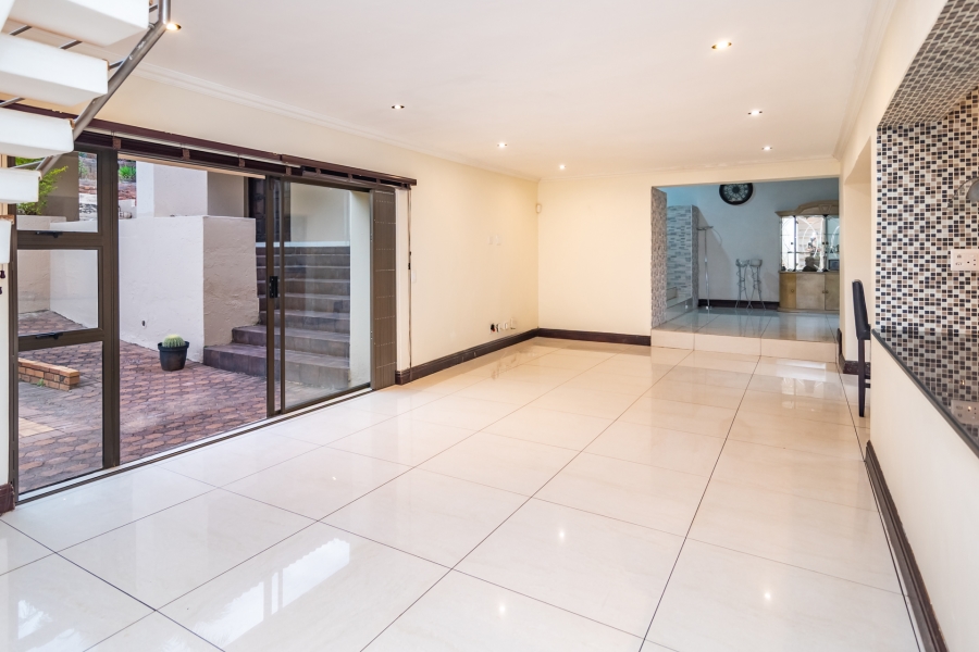 4 Bedroom Property for Sale in Roodekrans Gauteng