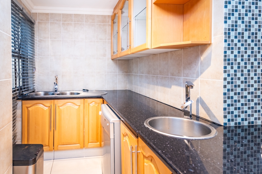 4 Bedroom Property for Sale in Roodekrans Gauteng