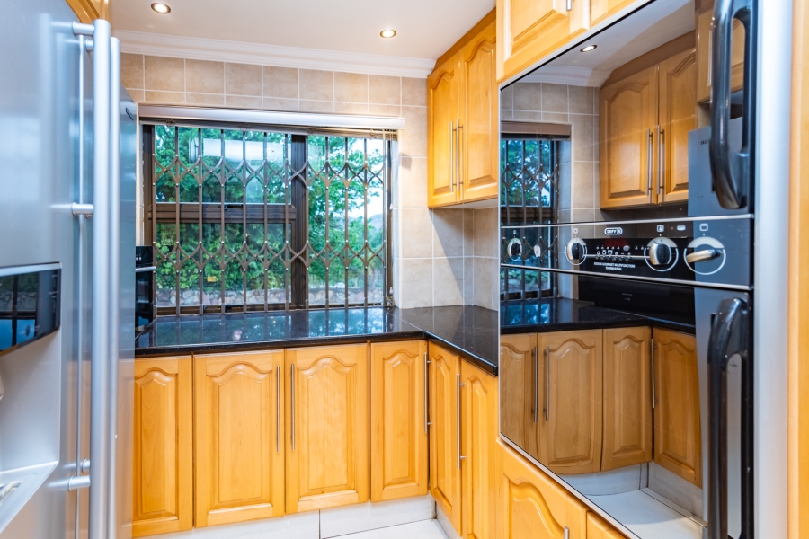 4 Bedroom Property for Sale in Roodekrans Gauteng