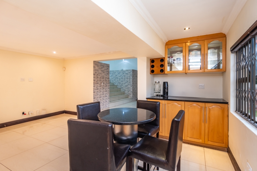 4 Bedroom Property for Sale in Roodekrans Gauteng