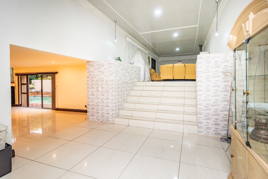 4 Bedroom Property for Sale in Roodekrans Gauteng