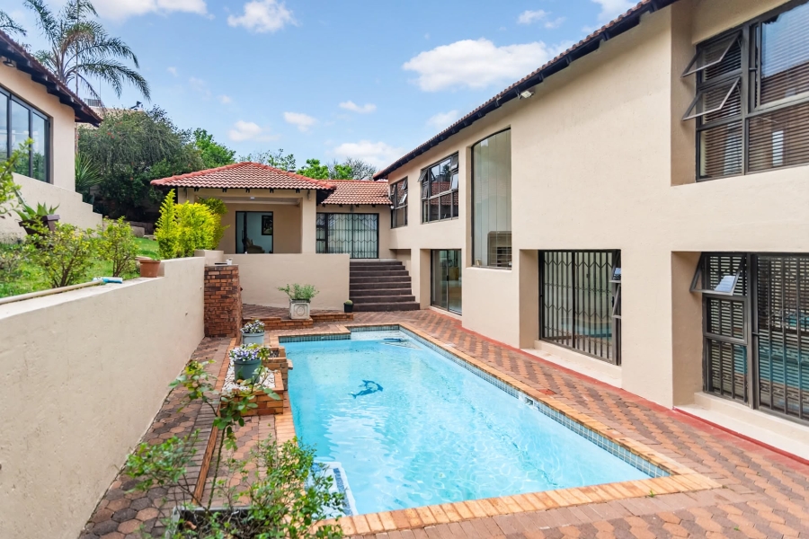 4 Bedroom Property for Sale in Roodekrans Gauteng