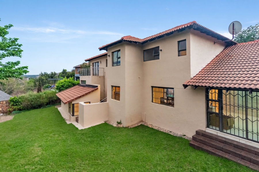 4 Bedroom Property for Sale in Roodekrans Gauteng