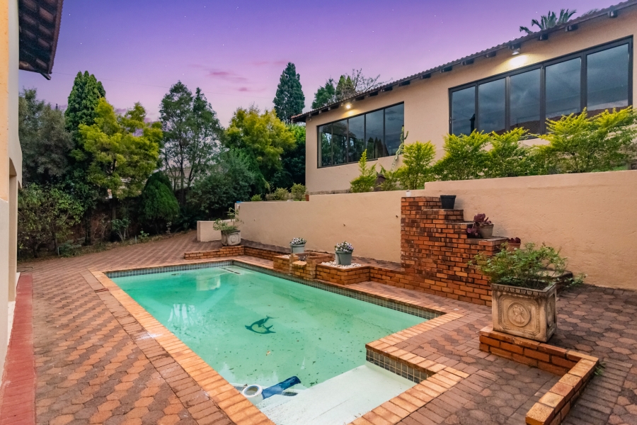 4 Bedroom Property for Sale in Roodekrans Gauteng