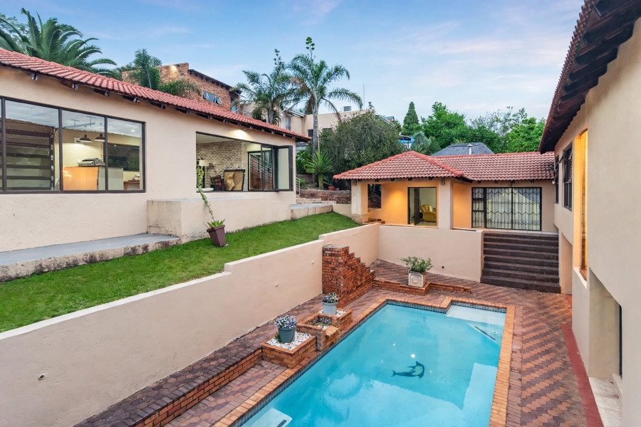 4 Bedroom Property for Sale in Roodekrans Gauteng