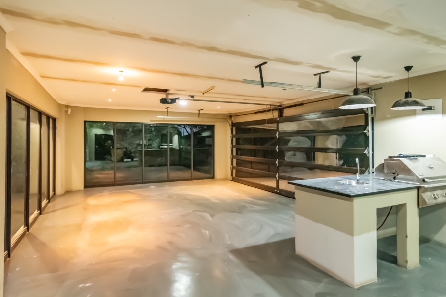 4 Bedroom Property for Sale in Roodekrans Gauteng