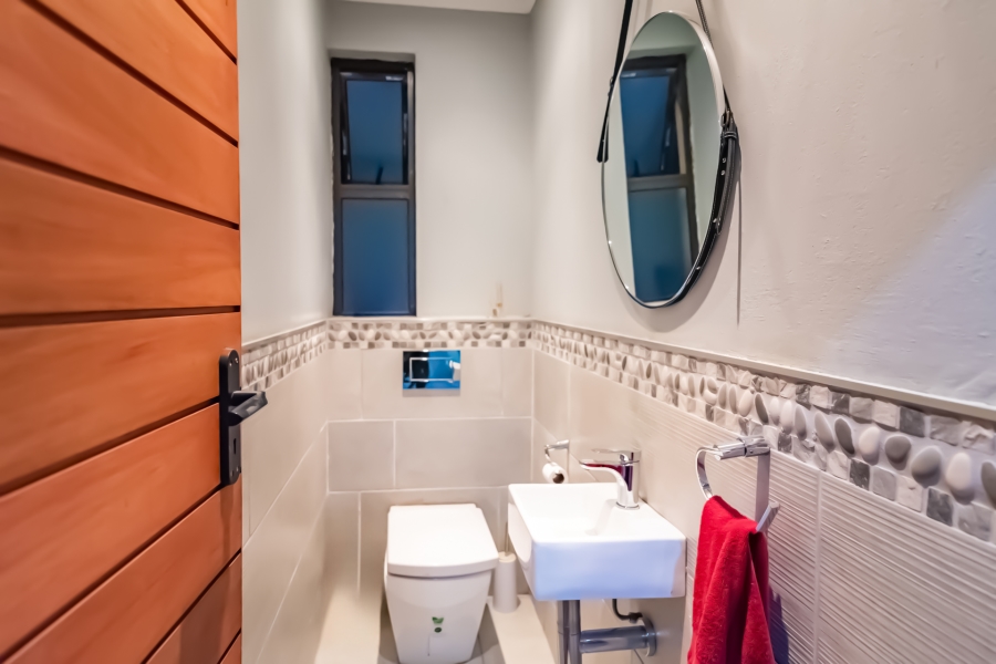 4 Bedroom Property for Sale in Roodekrans Gauteng