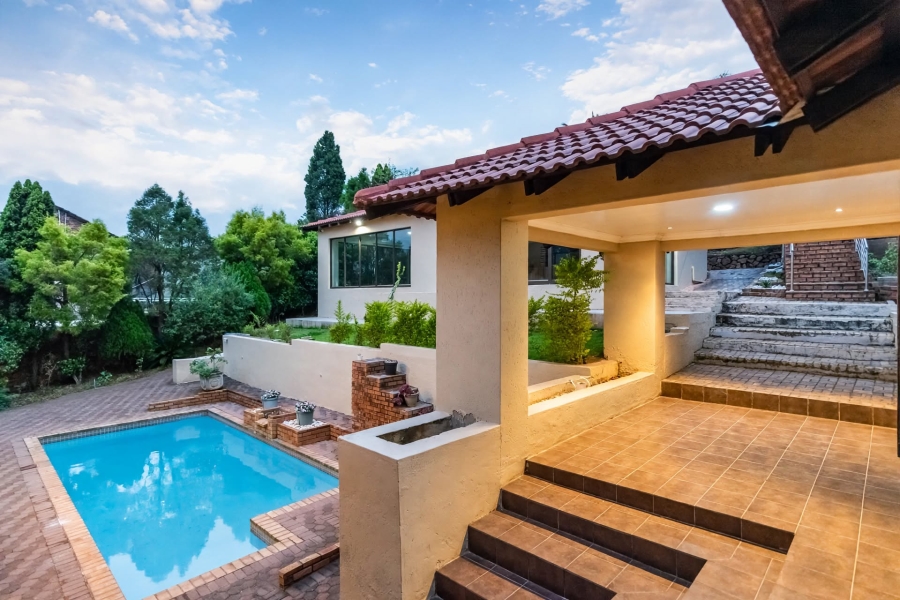 4 Bedroom Property for Sale in Roodekrans Gauteng