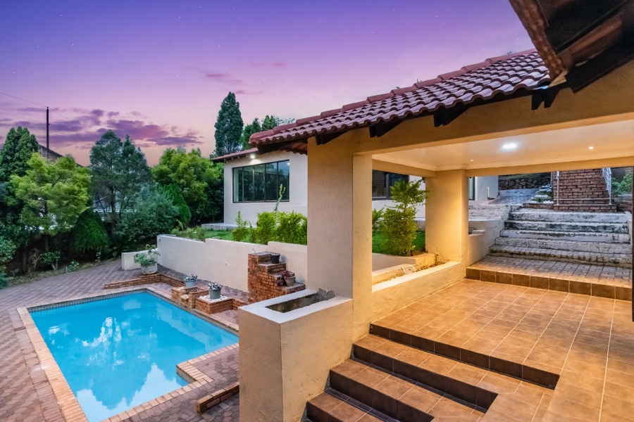 4 Bedroom Property for Sale in Roodekrans Gauteng