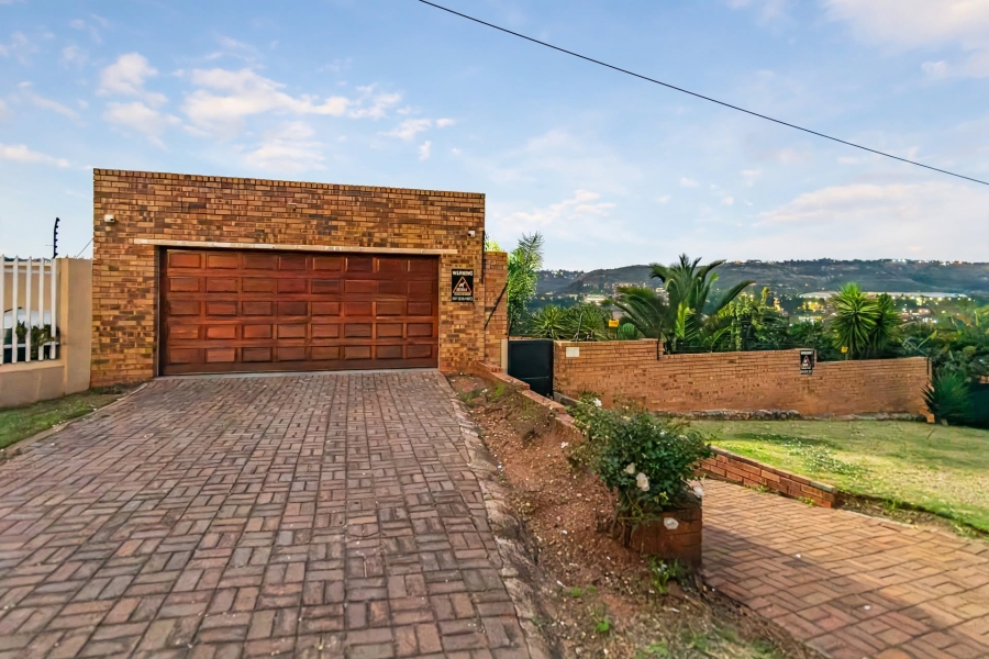 4 Bedroom Property for Sale in Roodekrans Gauteng