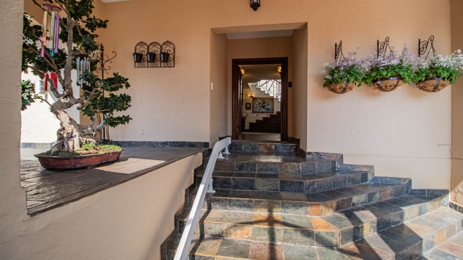 To Let 6 Bedroom Property for Rent in Bedfordview Gauteng