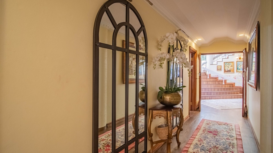 To Let 6 Bedroom Property for Rent in Bedfordview Gauteng