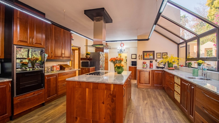 To Let 6 Bedroom Property for Rent in Bedfordview Gauteng