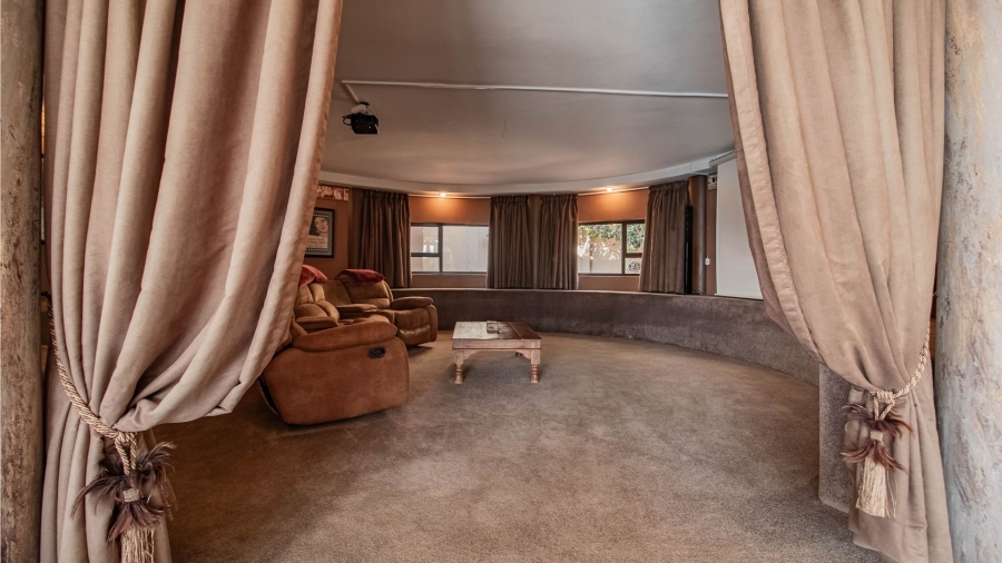 To Let 6 Bedroom Property for Rent in Bedfordview Gauteng