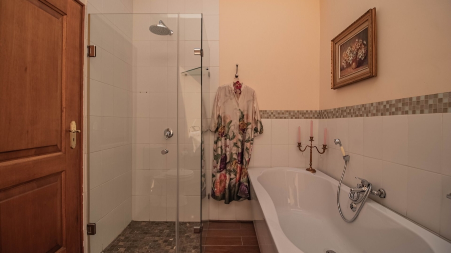 To Let 6 Bedroom Property for Rent in Bedfordview Gauteng