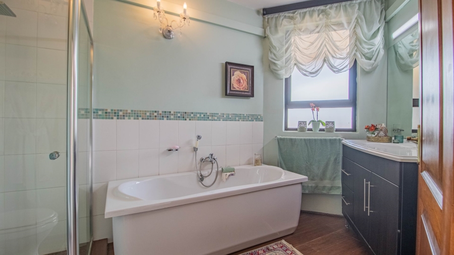 To Let 6 Bedroom Property for Rent in Bedfordview Gauteng