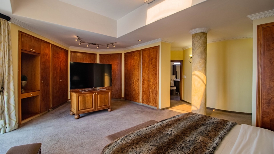 To Let 6 Bedroom Property for Rent in Bedfordview Gauteng