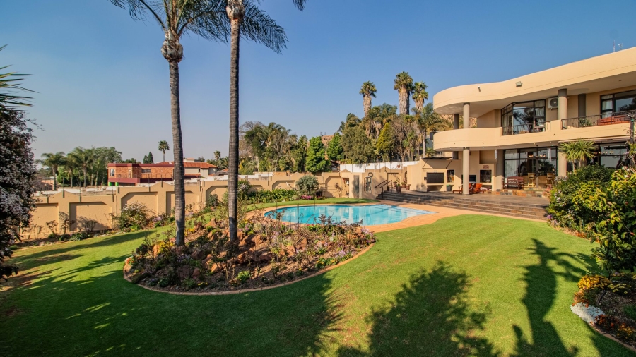 To Let 6 Bedroom Property for Rent in Bedfordview Gauteng