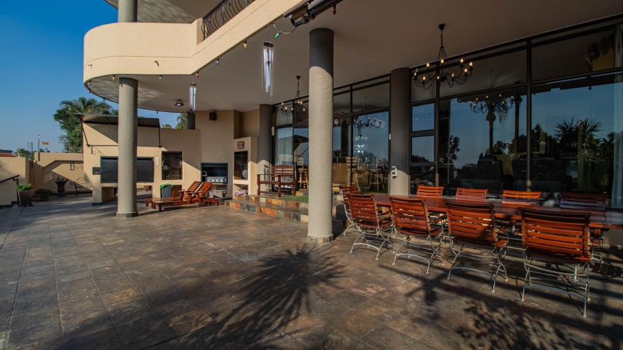 To Let 6 Bedroom Property for Rent in Bedfordview Gauteng