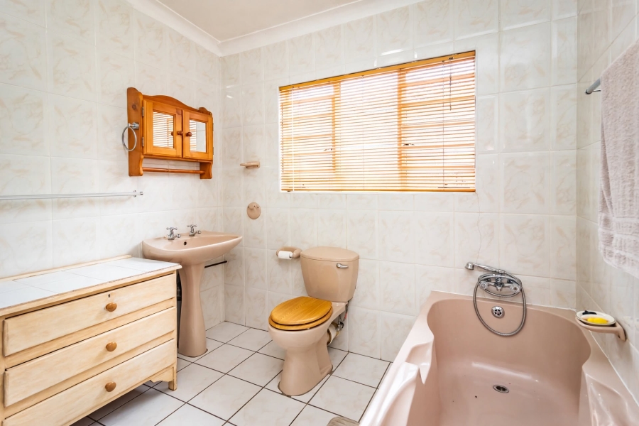 3 Bedroom Property for Sale in Kenmare Gauteng