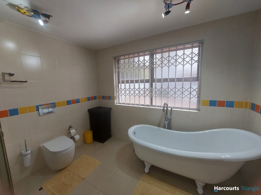 6 Bedroom Property for Sale in Three Rivers Gauteng