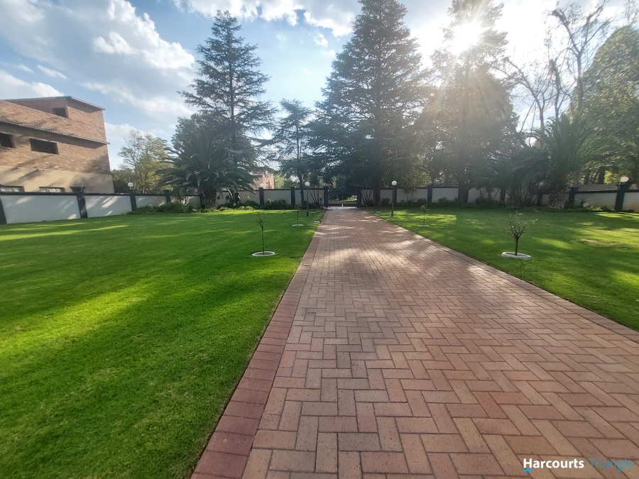 6 Bedroom Property for Sale in Three Rivers Gauteng