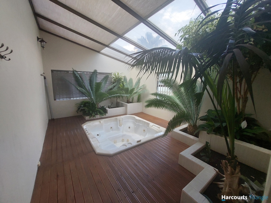 6 Bedroom Property for Sale in Three Rivers Gauteng